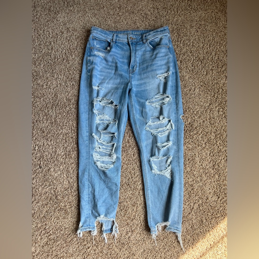 American eagle ripped mom jean size 12